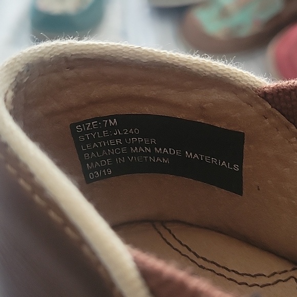 Women's Justin Slip-ons - Picture 7 of 7